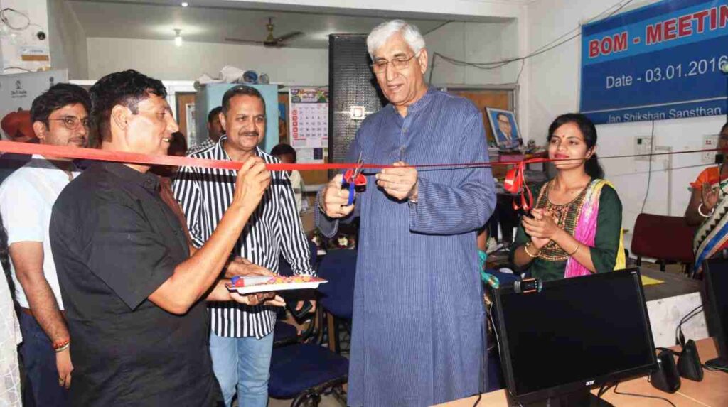 रायपुर : घर-परिवार के साथ अपने परिवेश को भी स्वच्छ रखना हमारी जिम्मेदारी - उप मुख्यमंत्री श्री सिंहदेव 2 1690727912 9e783805fb8b93f16f24