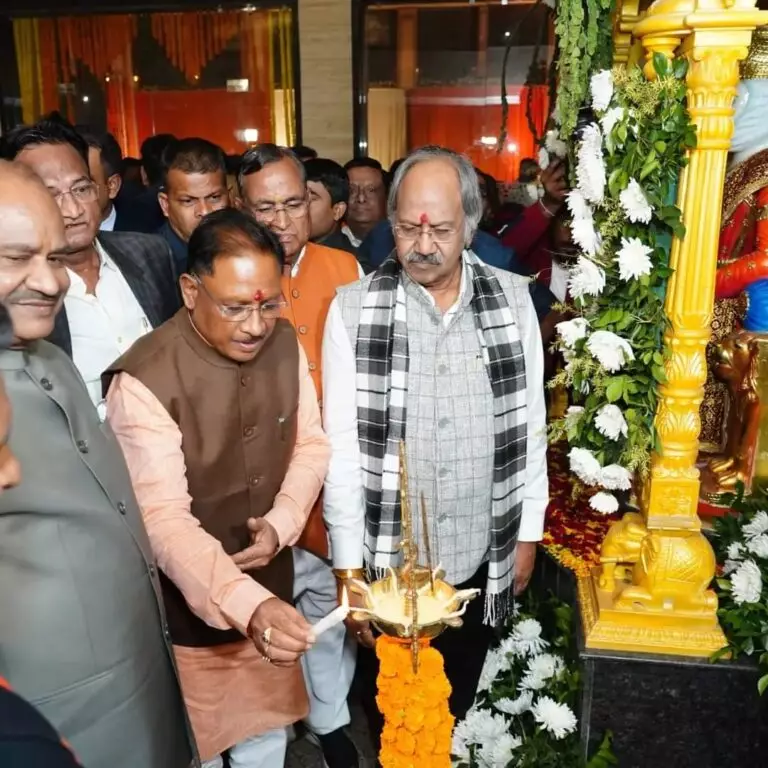 लोकसभा अध्यक्ष ओम बिड़ला के मुख्य आतिथ्य एवं मुख्यमंत्री विष्णु देव साय की अध्यक्षता में रायगढ़ में नव निर्मित अग्रोहाधाम का लोकार्पण किया गया 1 FB IMG 1703689188174 768x768 1